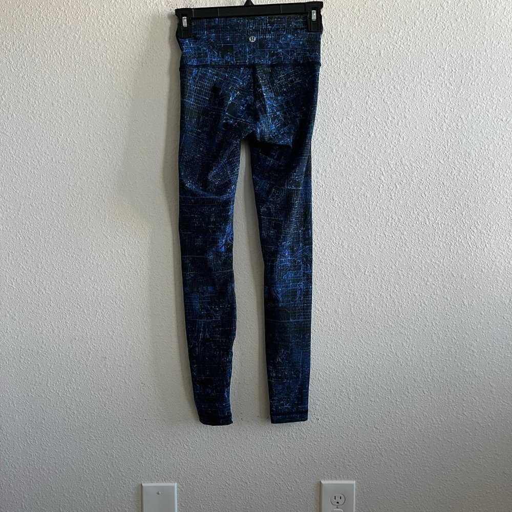 Lululemon Women's Train Time Leggings City Light Multi Black Size 2 - Picture 6 of 9